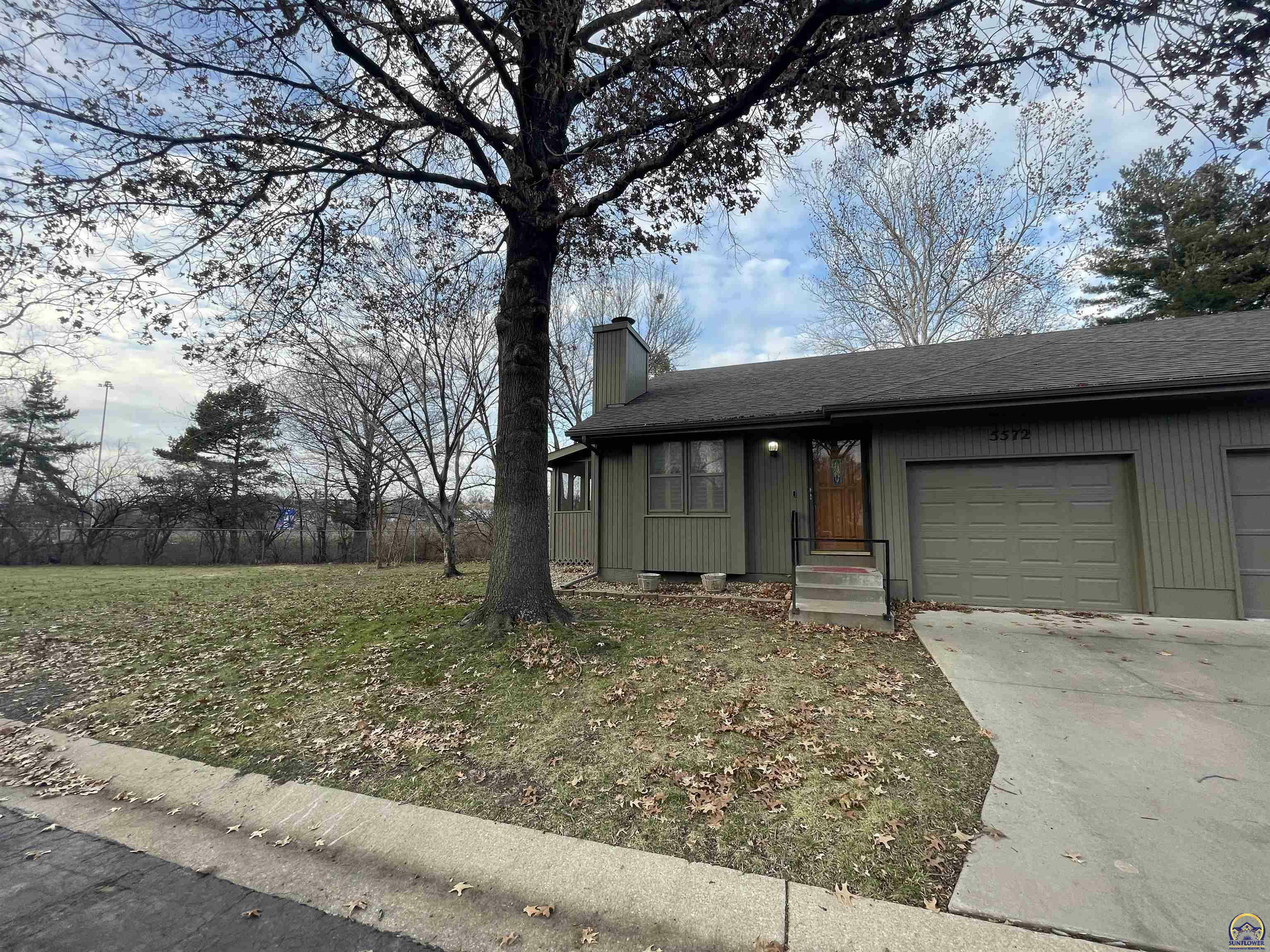 Property Photo:  5572 SW Stonegate Ct  KS 66606 