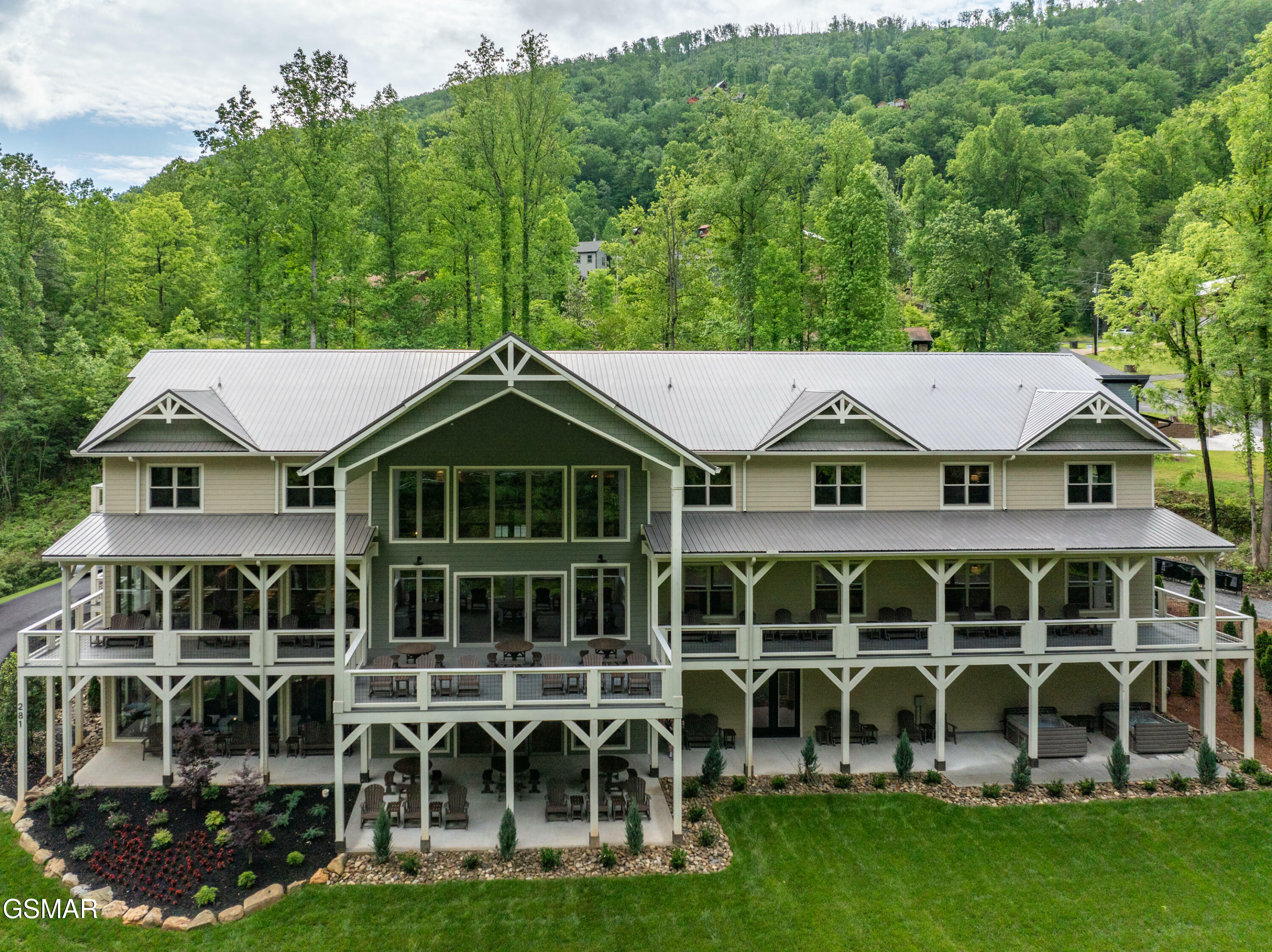 Property Photo: 281 Loop Road TN 37738
