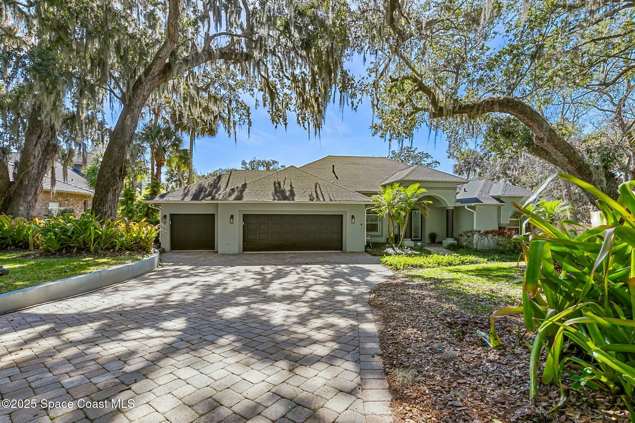 Property Photo:  229 E Melbourne Avenue  FL 32901 