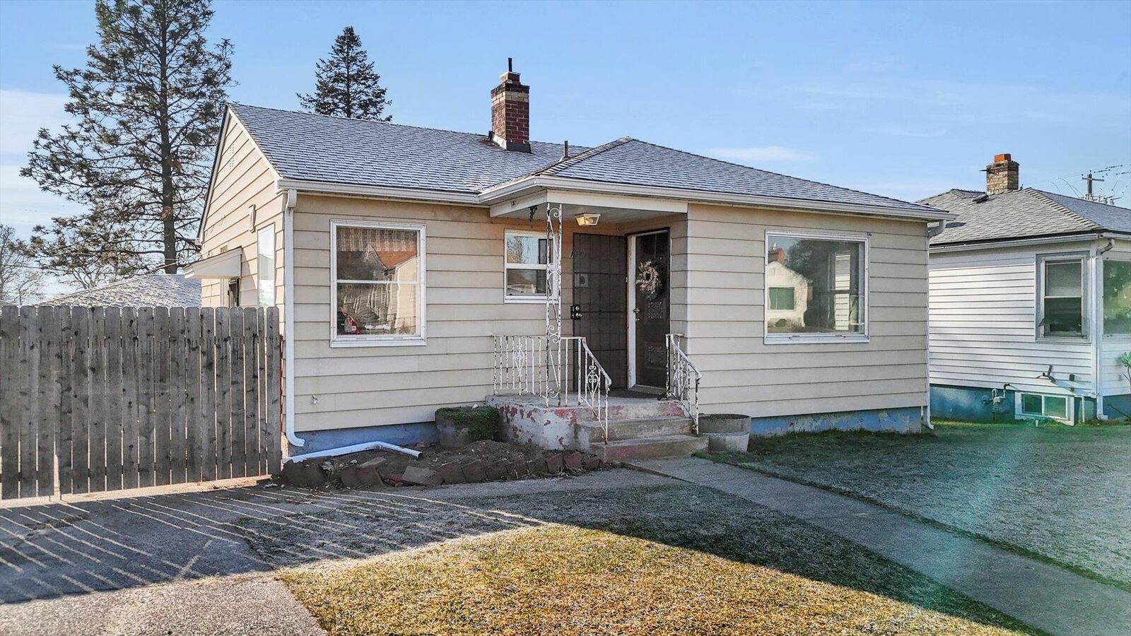 Property Photo: 1311 W Gordon Ave WA 99205