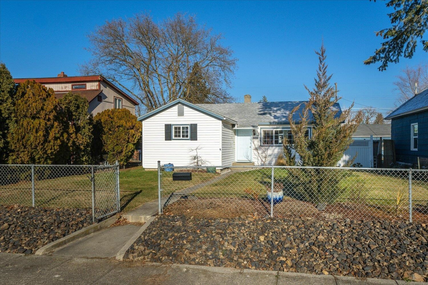 Property Photo:  2018 W Mansfield Ave  WA 99205 