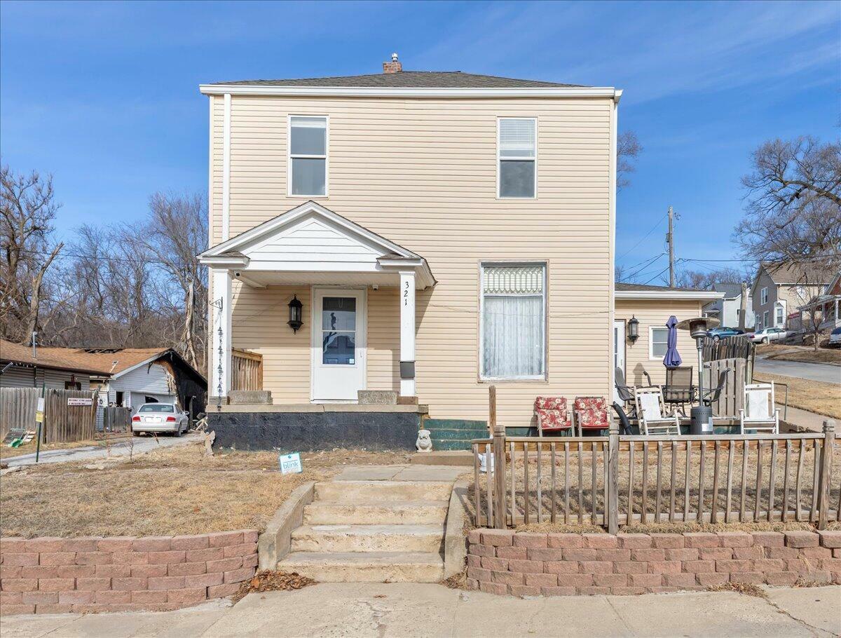 Property Photo:  321 E Superior  Street  IA 51555 