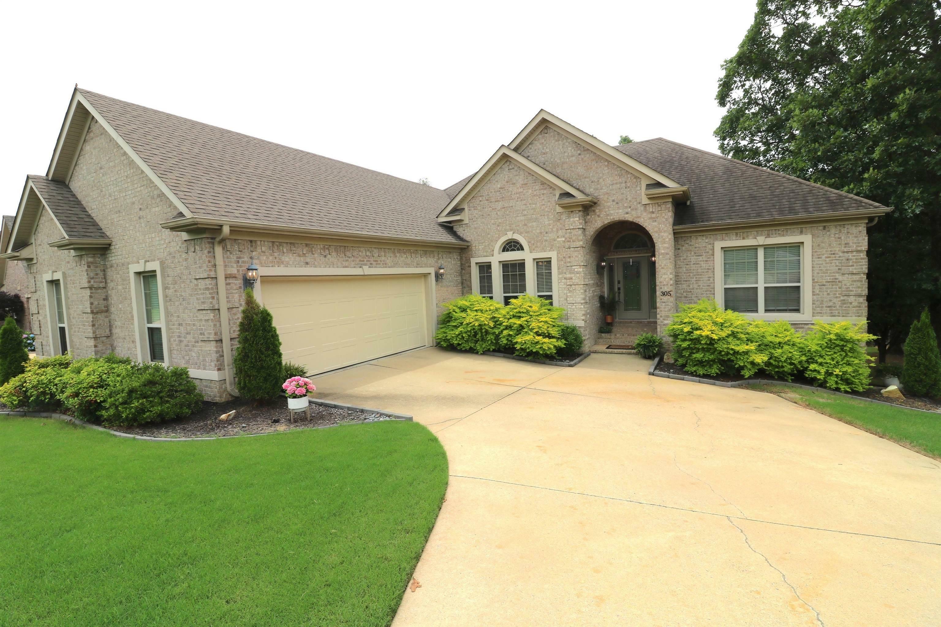 Property Photo: 305 Greystone Boulevard AR 72023