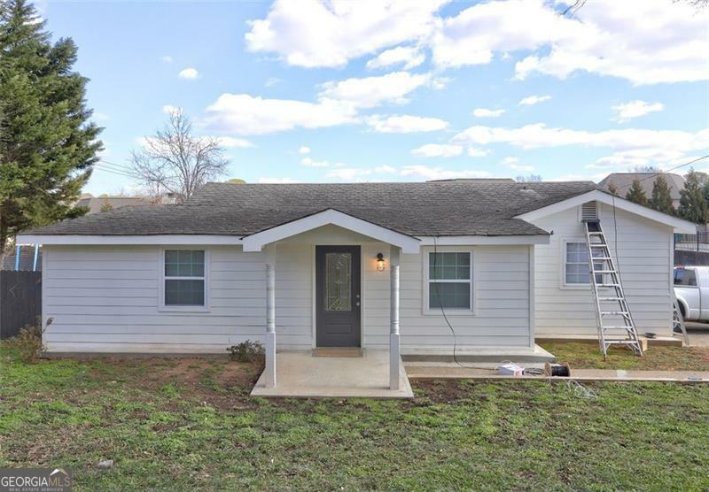 Property Photo: 840 Forrest Street GA 30075