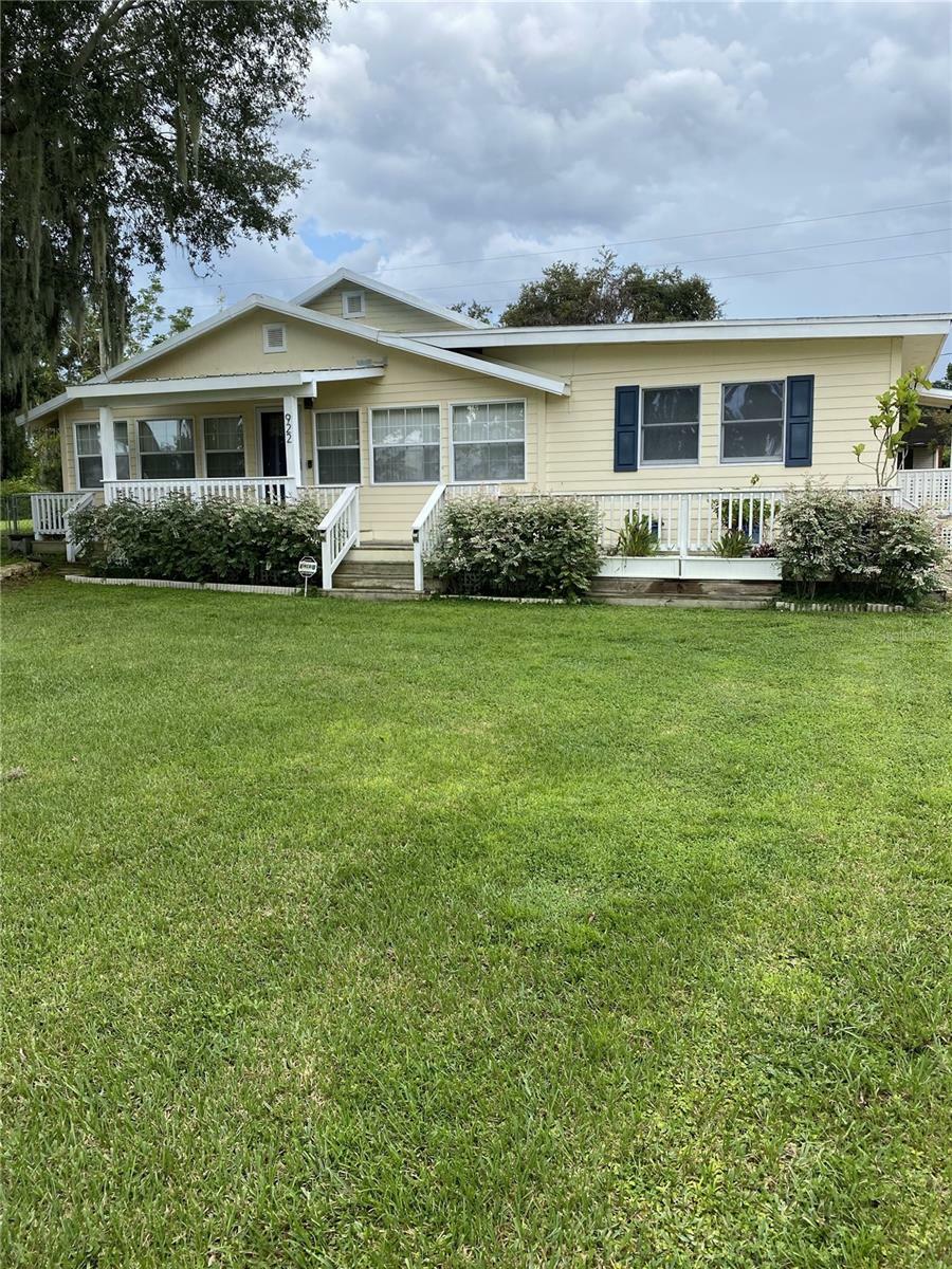 Property Photo:  922 S Lake Reedy Boulevard  FL 33843 