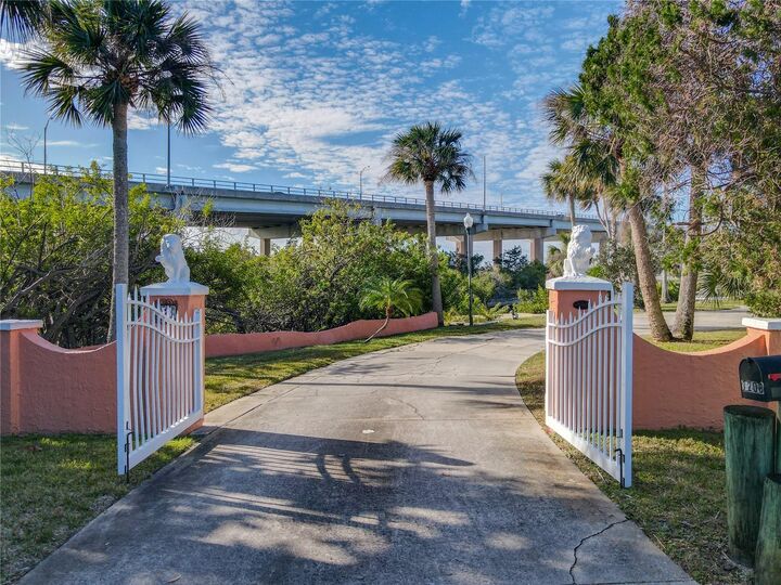 Property Photo:  2 Richmond Drive  FL 32169 