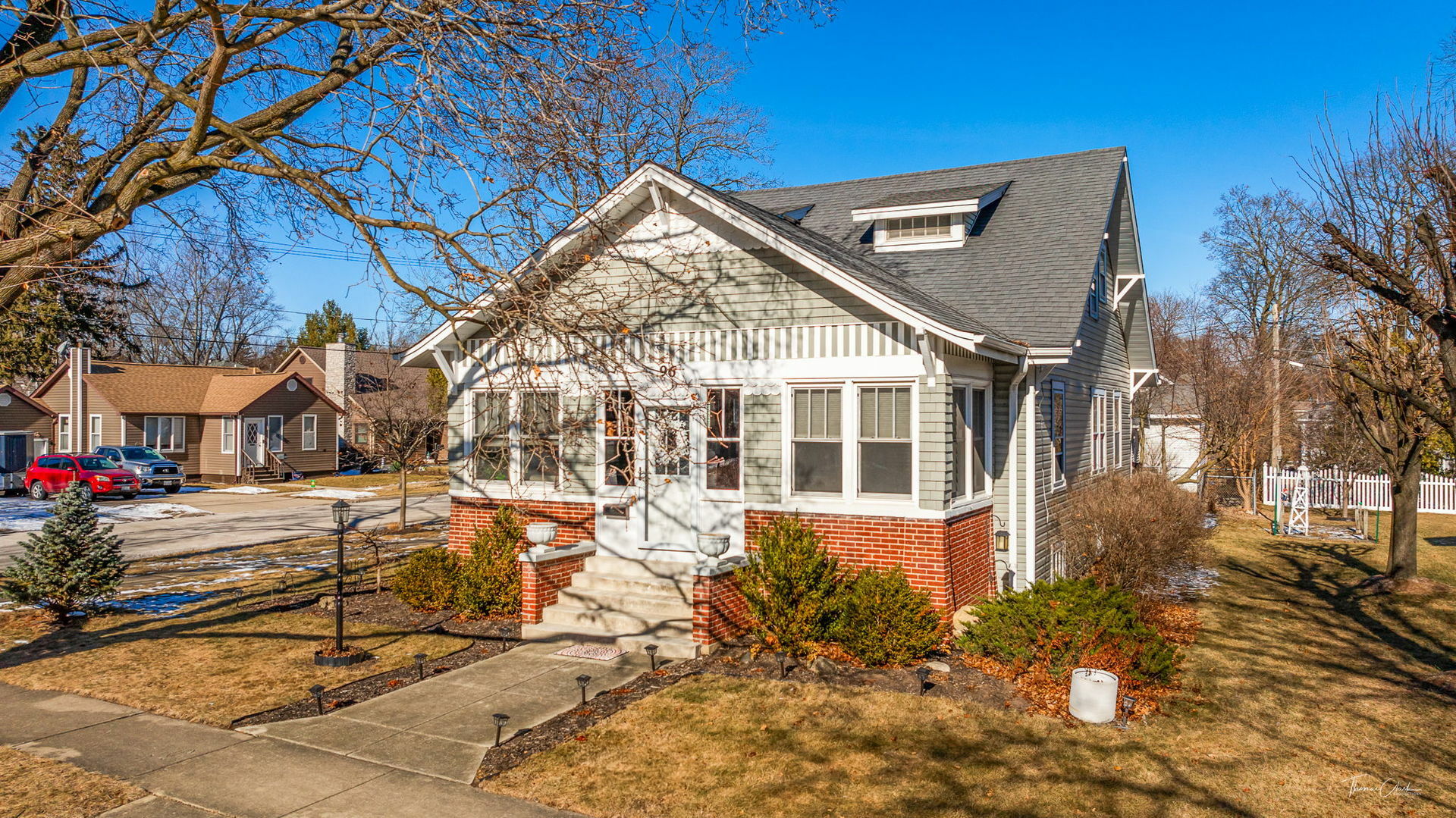 Property Photo:  96 Hawley Avenue  IL 60118 