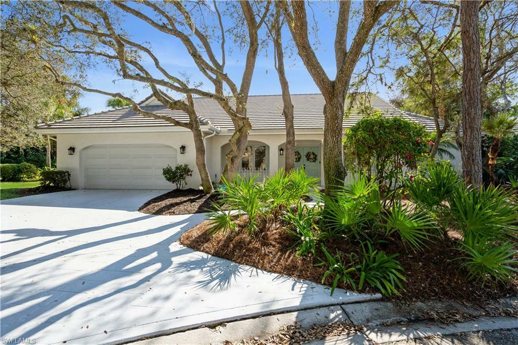 Property Photo:  816 Turkey Oak Ln E  FL 34108 