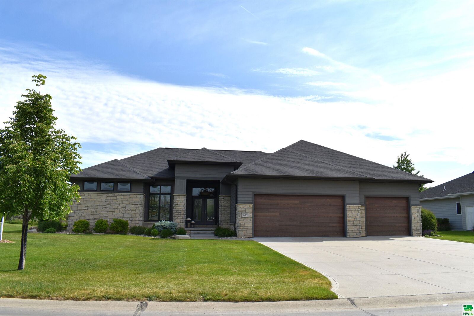 Property Photo:  605 E Pinehurst Trail  SD 57049 