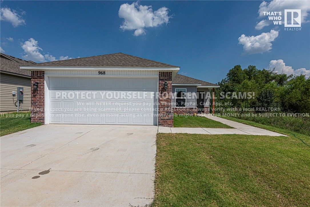 Property Photo: 968 S Brambling Lane AR 72701