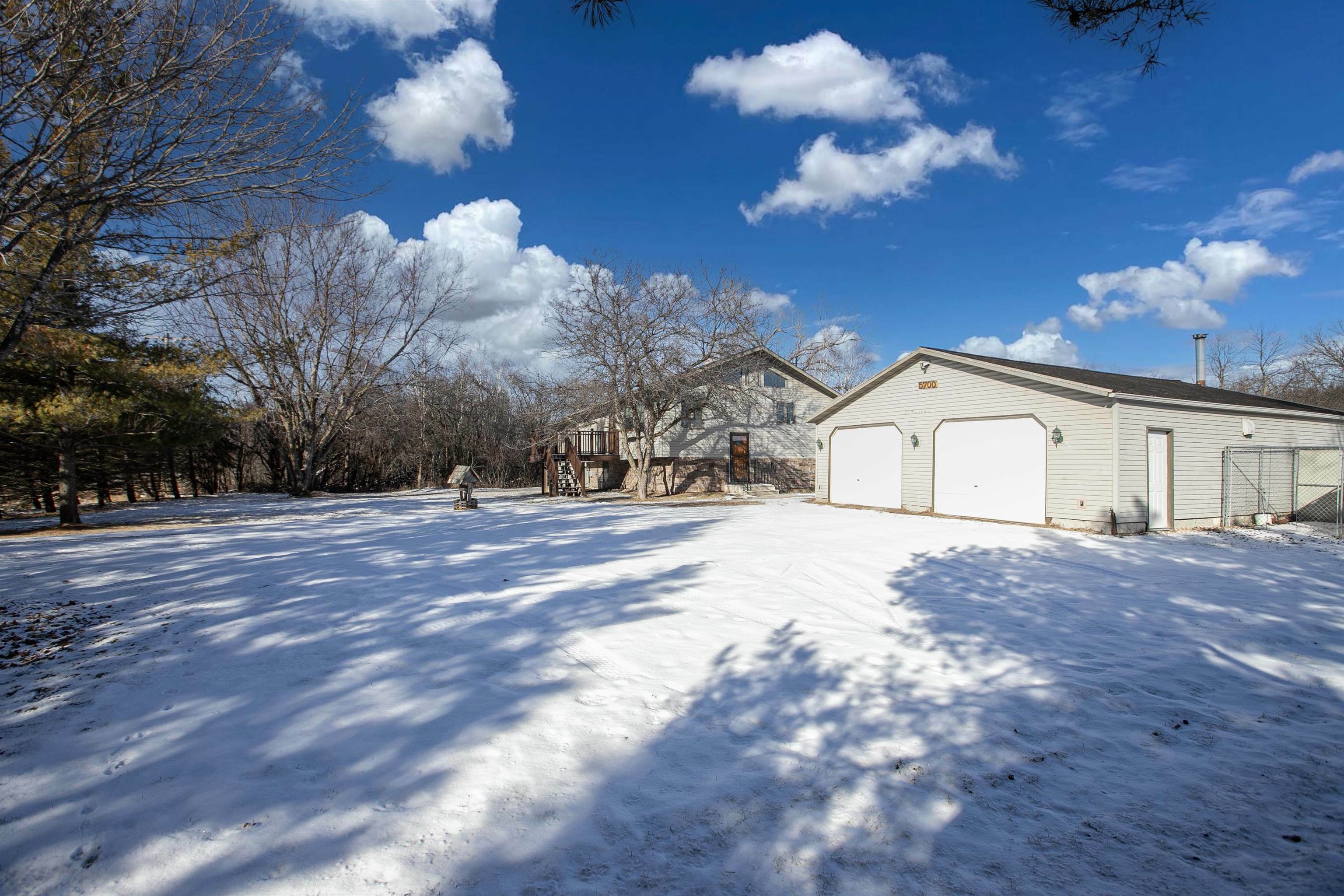 Property Photo:  5700 N Lynndale Drive  WI 54913 