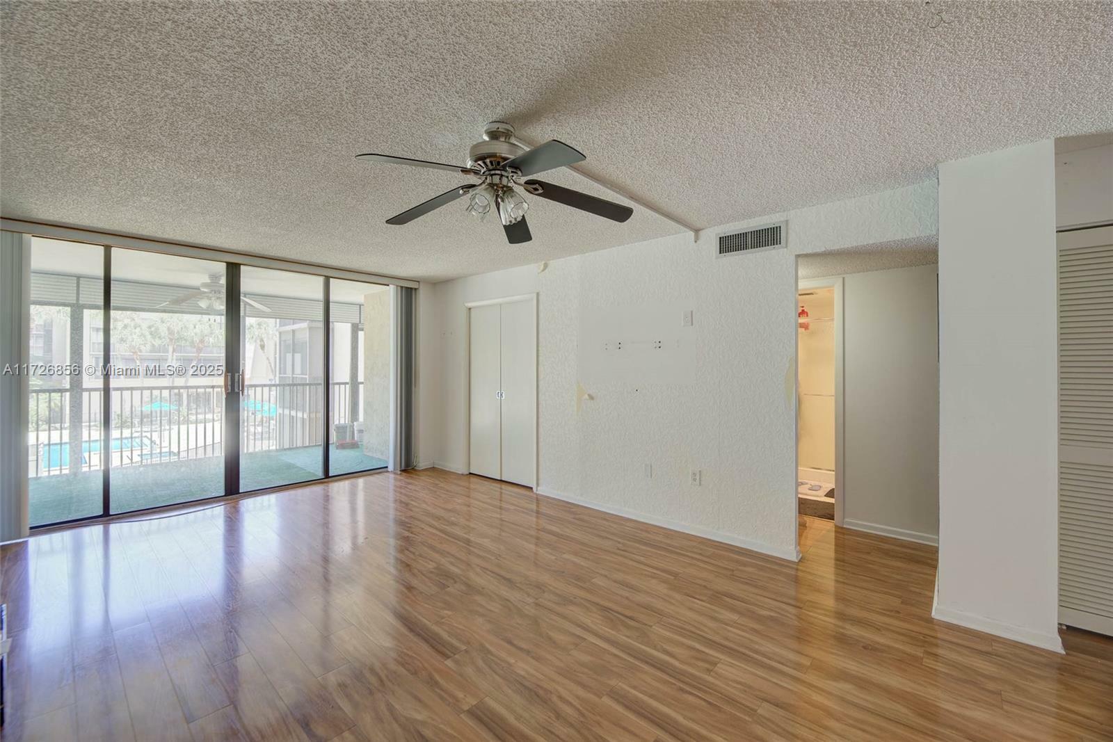 Property Photo: 2808 N 46th Ave E353 FL 33021