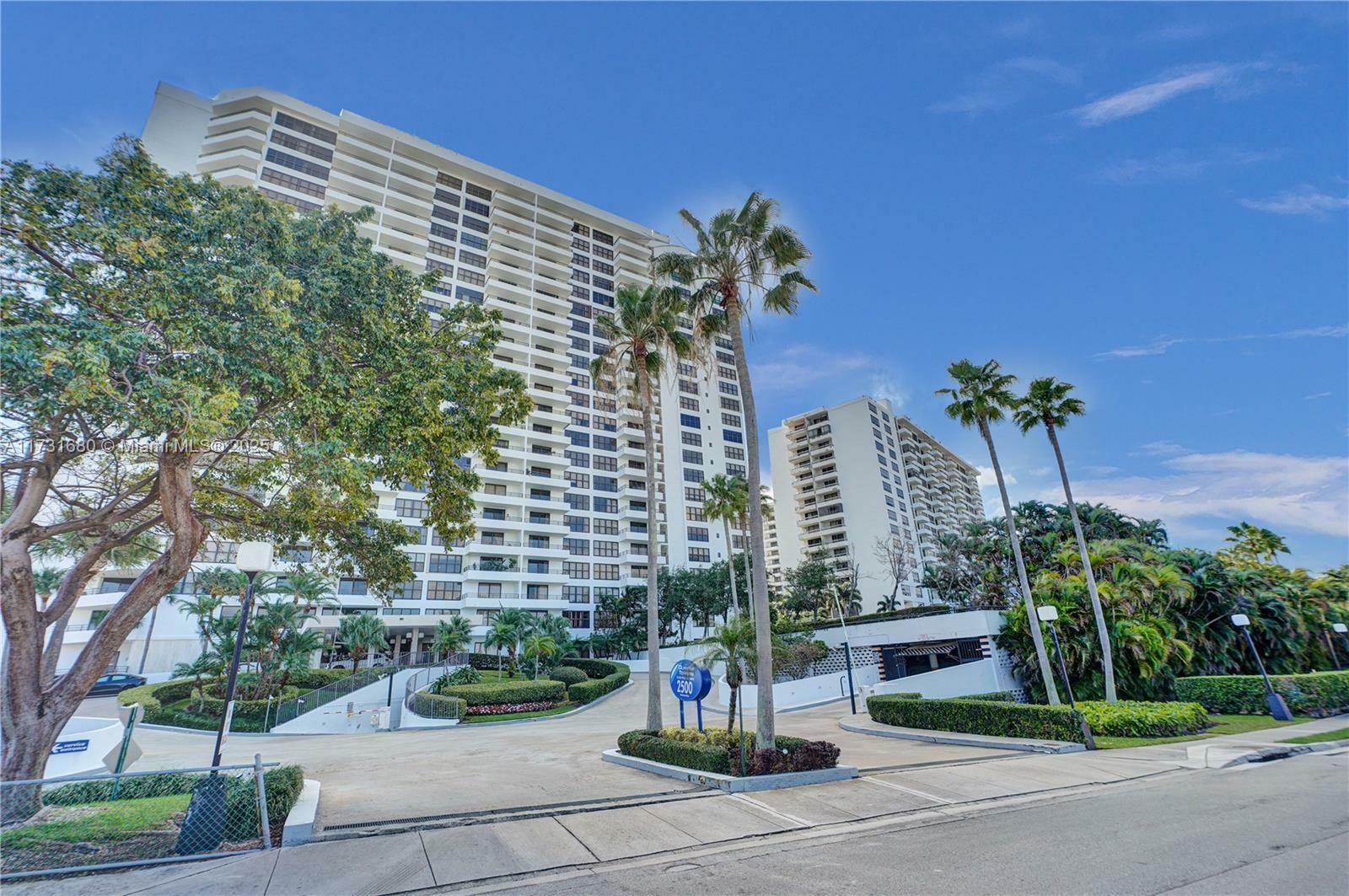 Property Photo:  2500 Parkview Dr 808  FL 33009 