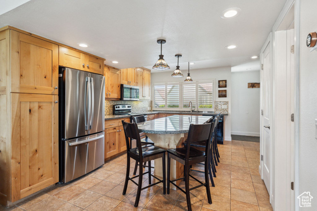 Property Photo: 20 Racquet Club Dr UT 84060