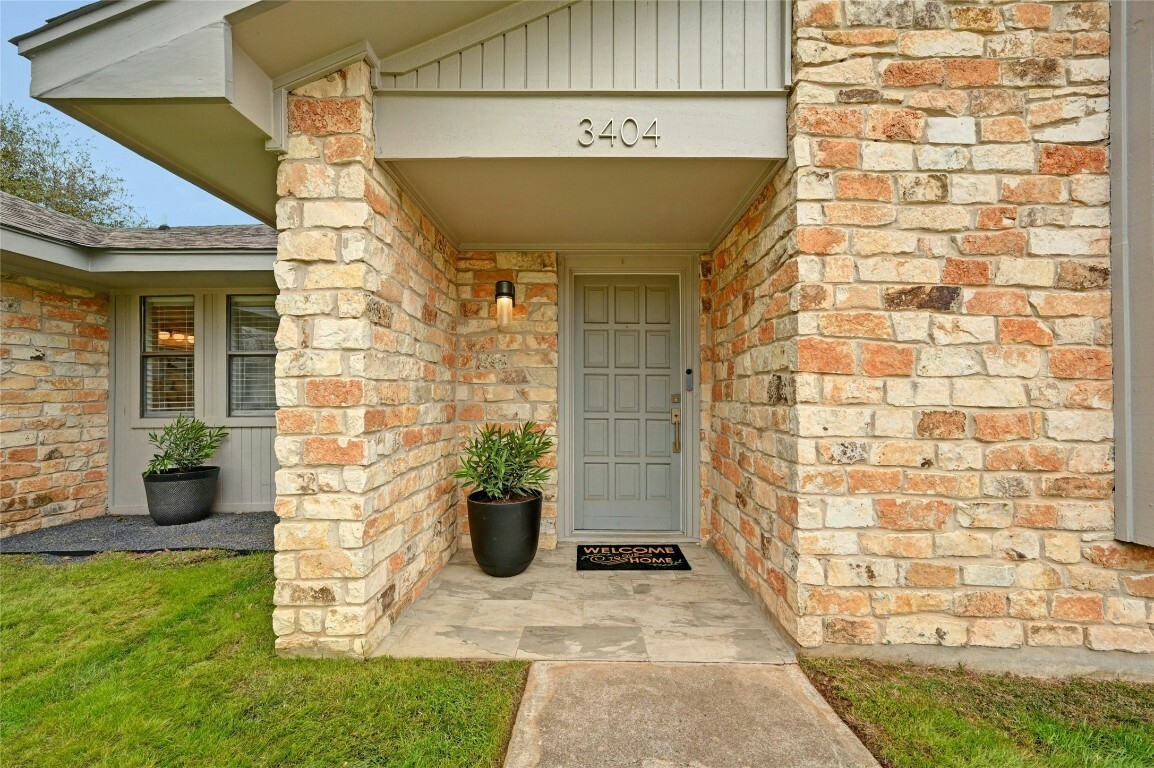 Property Photo:  3404 Eldorado Trail  TX 78739 