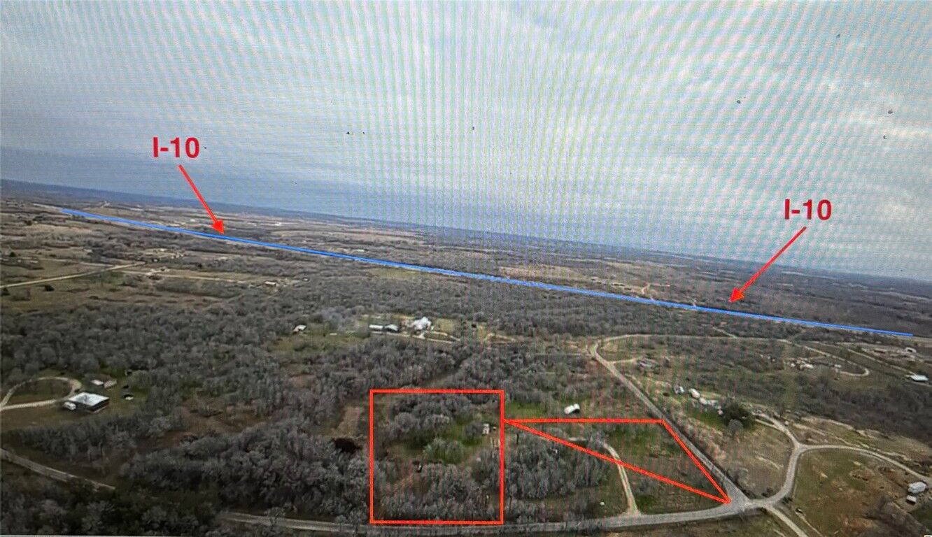 Property Photo: 921 Roosevelt Road TX 78648