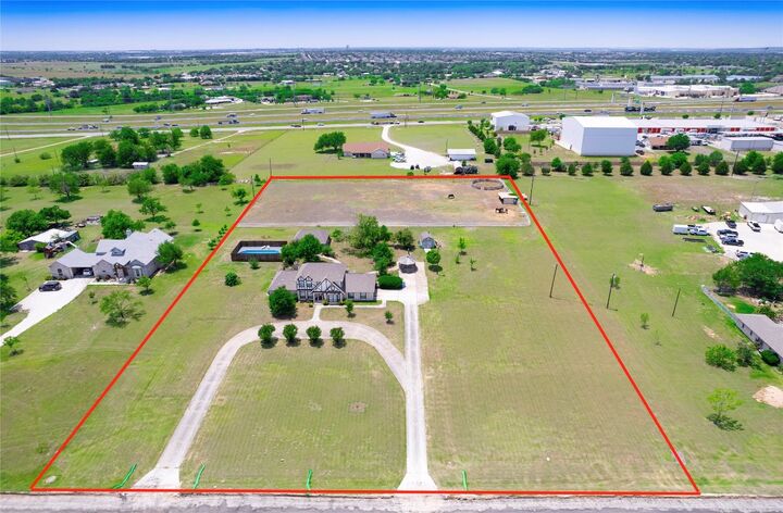 Property Photo: 1822 Rowe Loop TX 78660