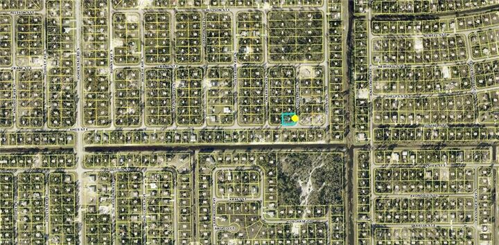 Property Photo: 852 Fuller Ave S FL 33974