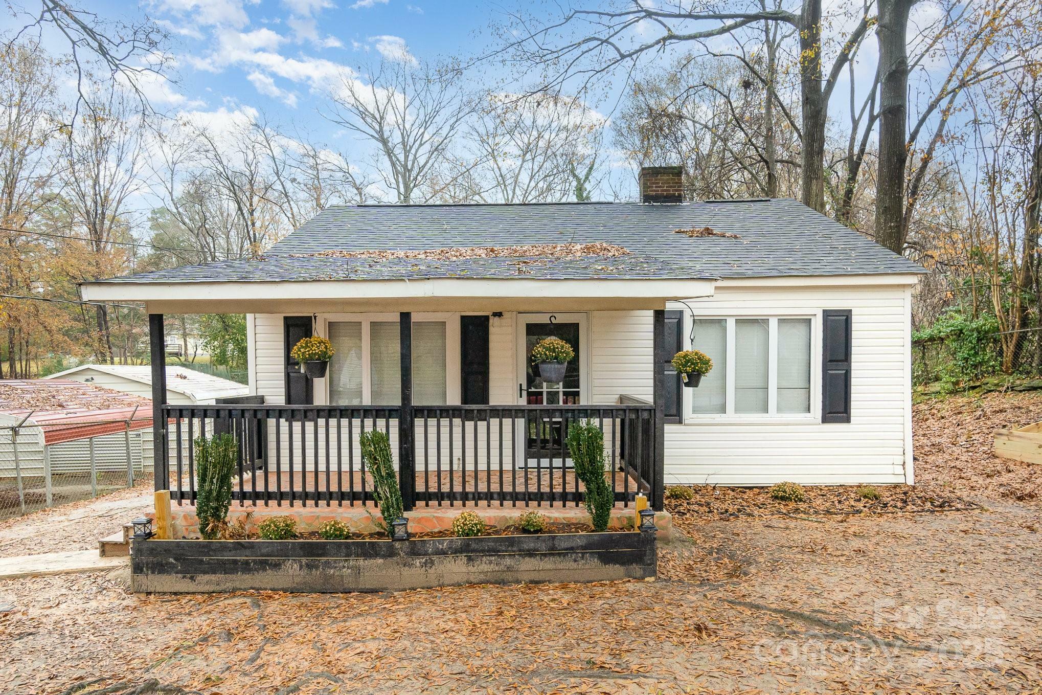 Property Photo:  412 N Vance Street  NC 28052 