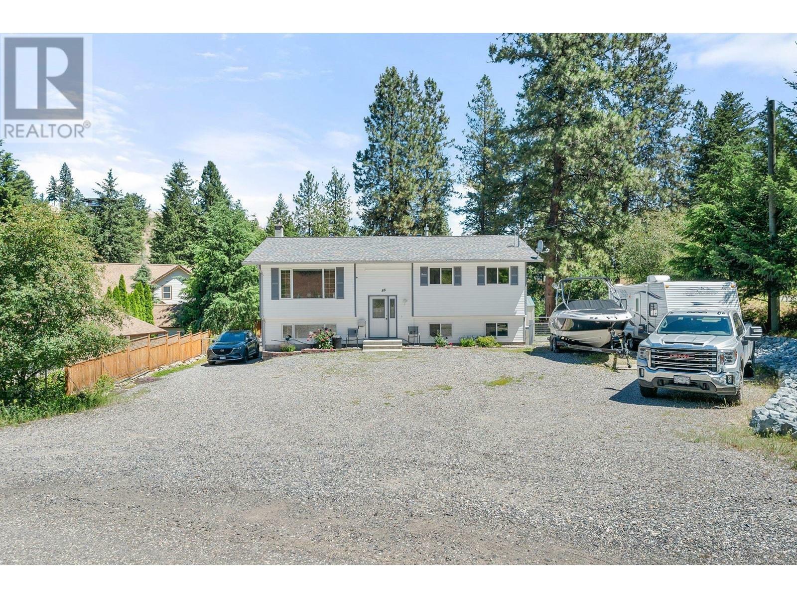 Property Photo:  88 Hillcrest Way  BC V1H 2B8 