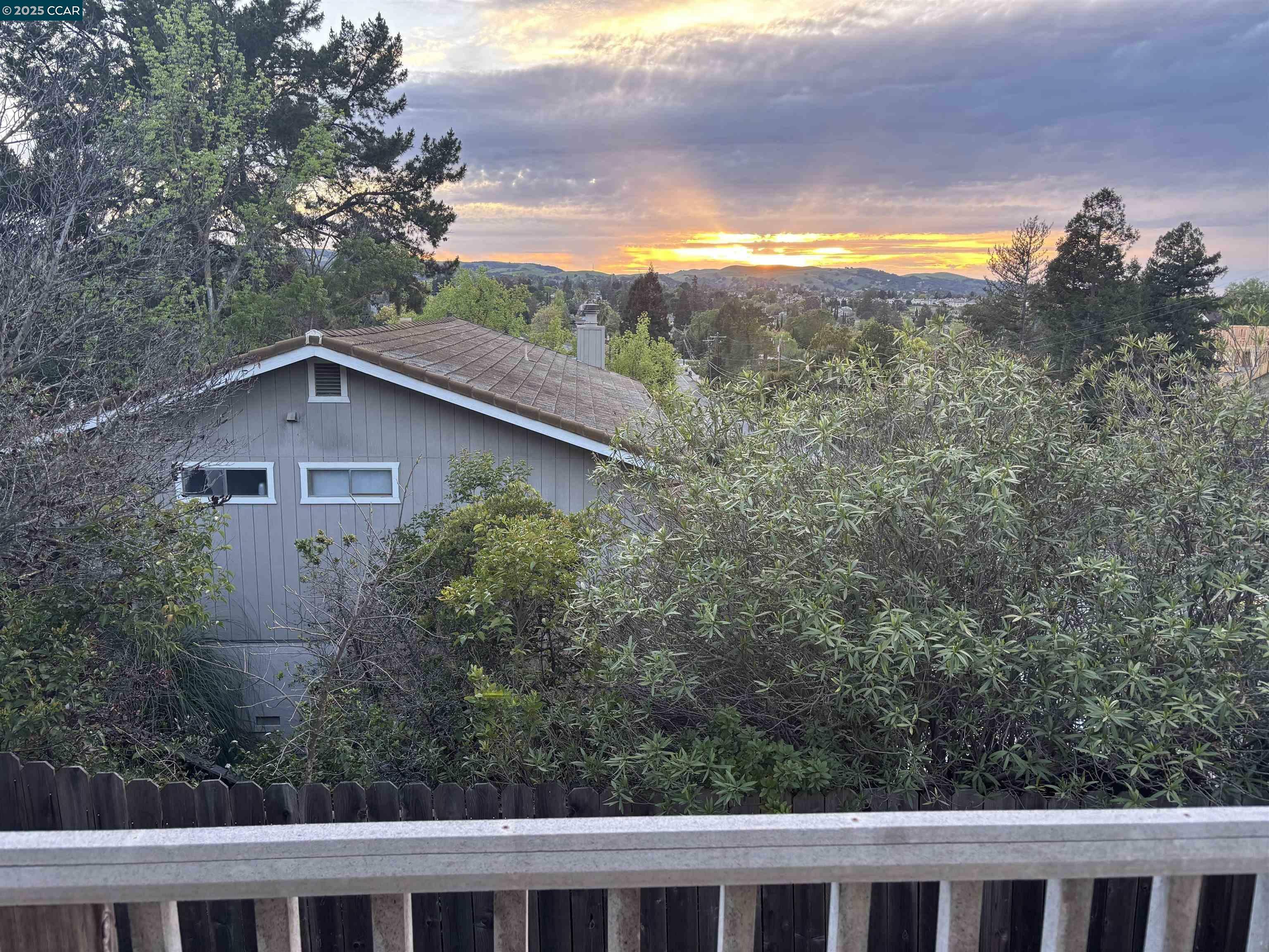 Property Photo: 207 Midway Dr CA 94553