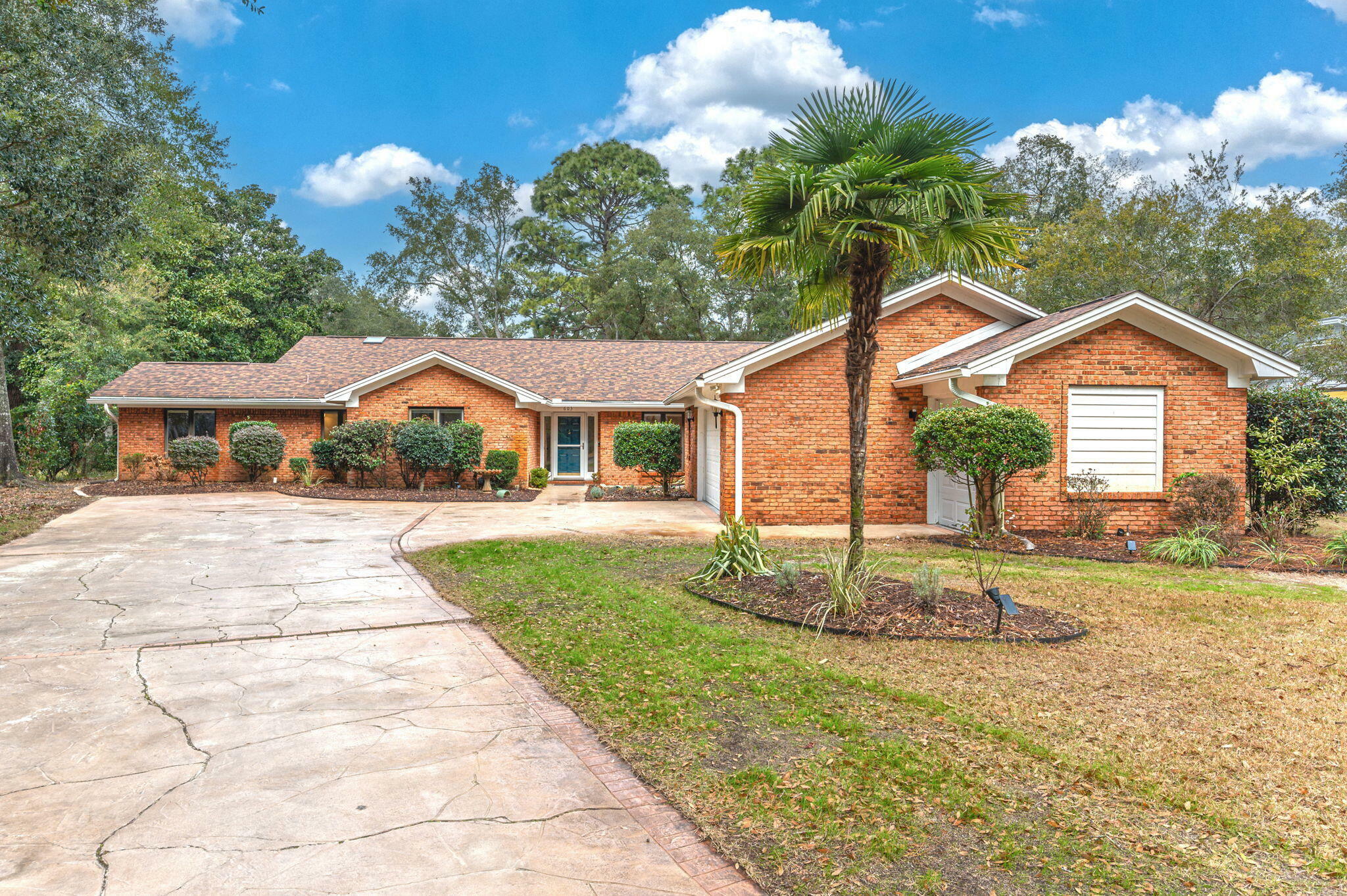 Property Photo:  603 W Birkdale Circle  FL 32578 