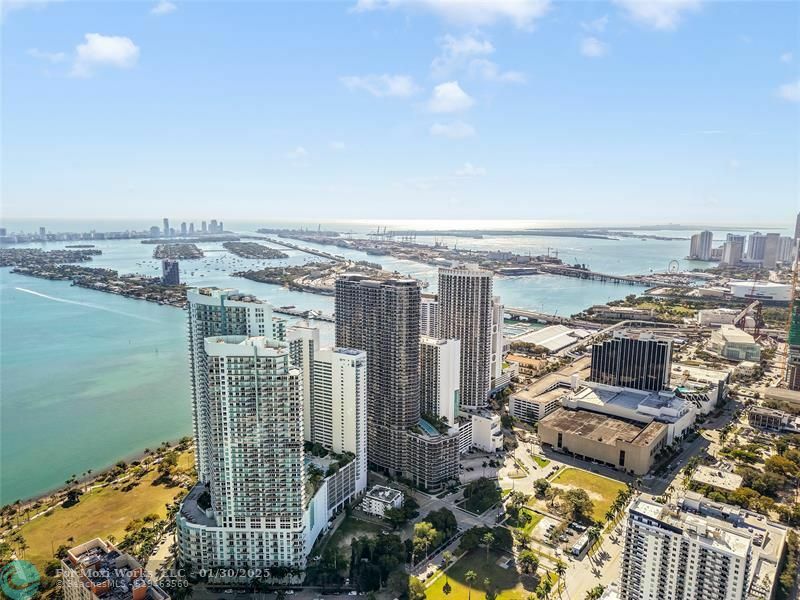 Property Photo:  1900 N Bayshore Dr. 2207  FL 33132 