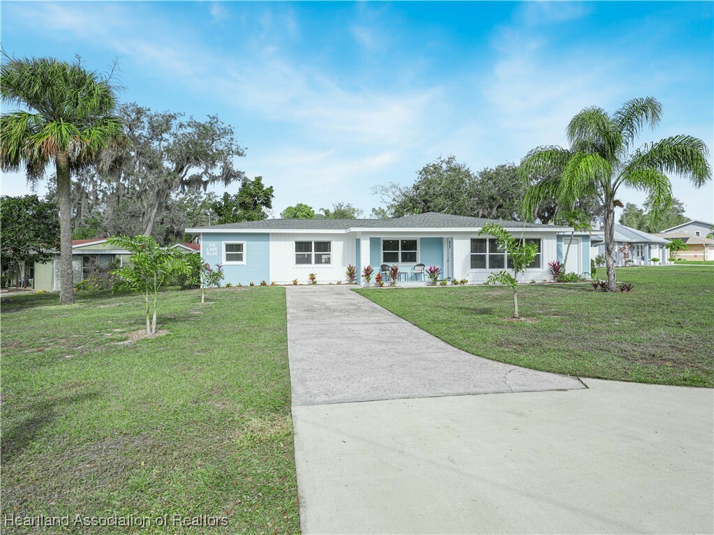 Property Photo:  716 Lake Blue Drive  FL 33852 