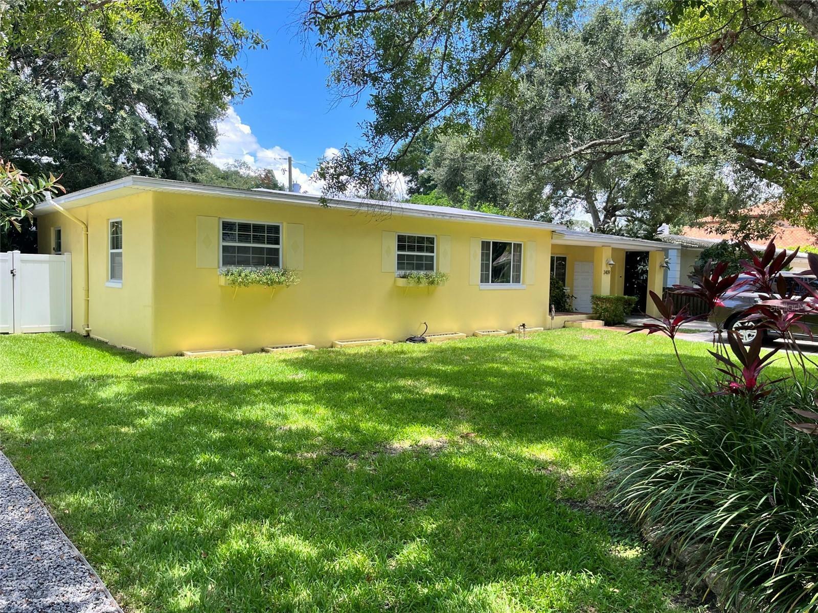 Property Photo:  3409 W El Prado Boulevard  FL 33629 