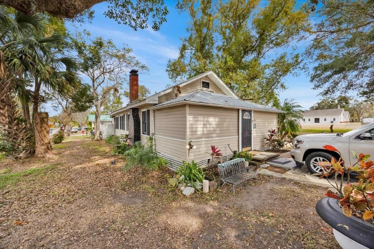 Property Photo: 590 W Vine Street FL 33830