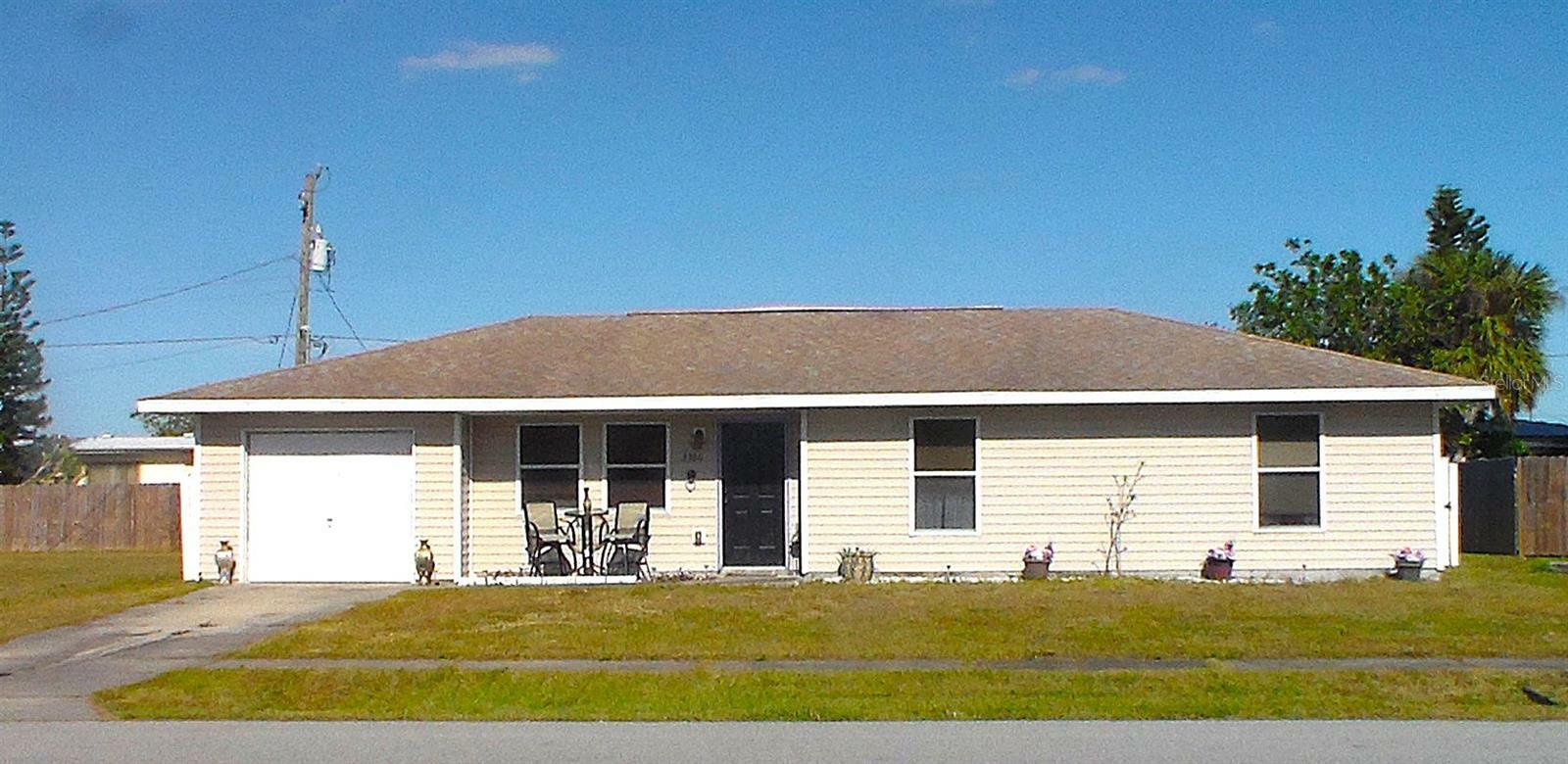 Property Photo: 3380 Maple Terrace FL 33952