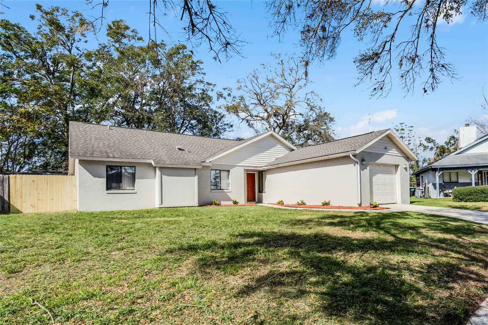 Property Photo:  7416 Windsome Court  FL 32810 