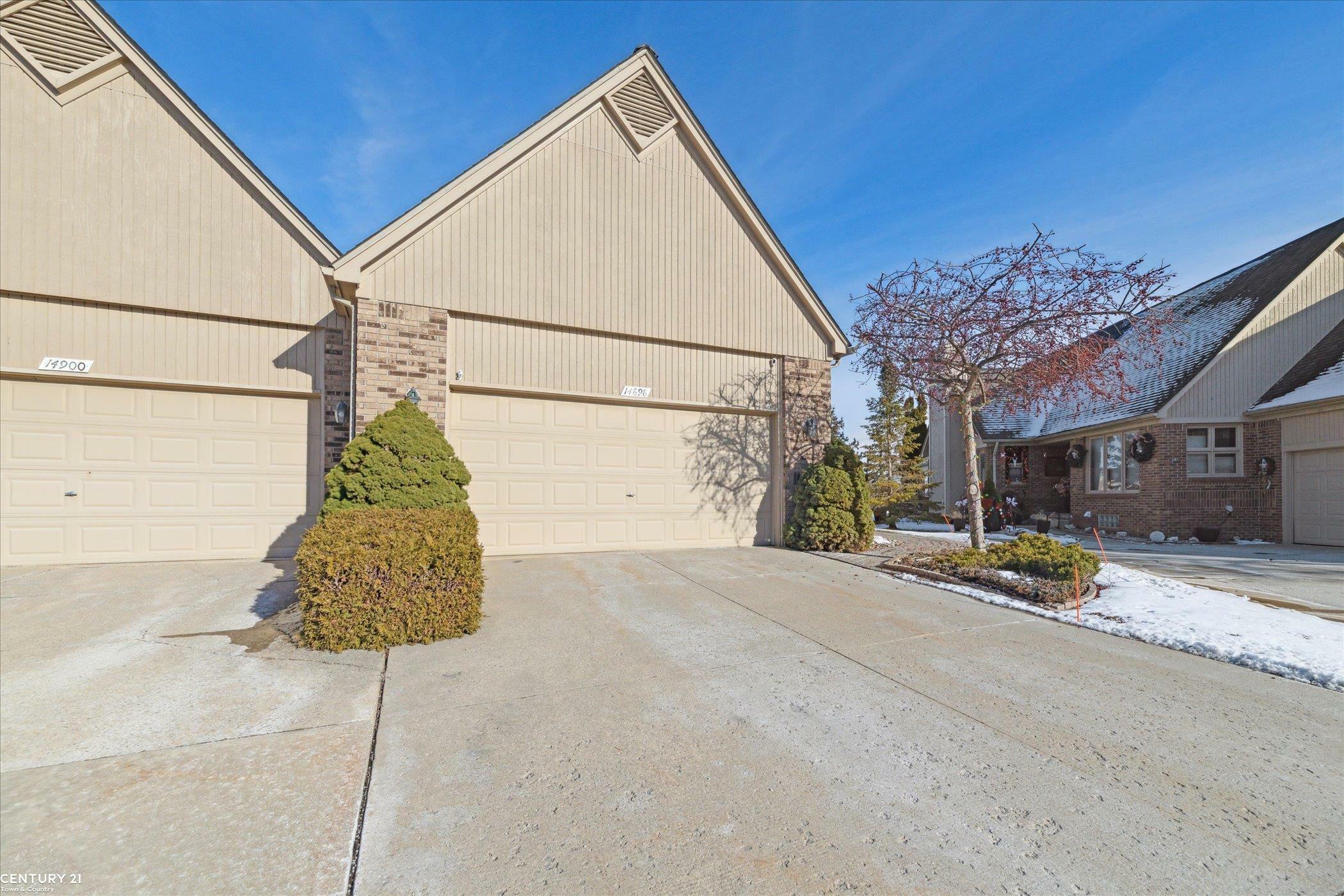 Property Photo:  14898 Stoney Brook Drive  MI 48315 