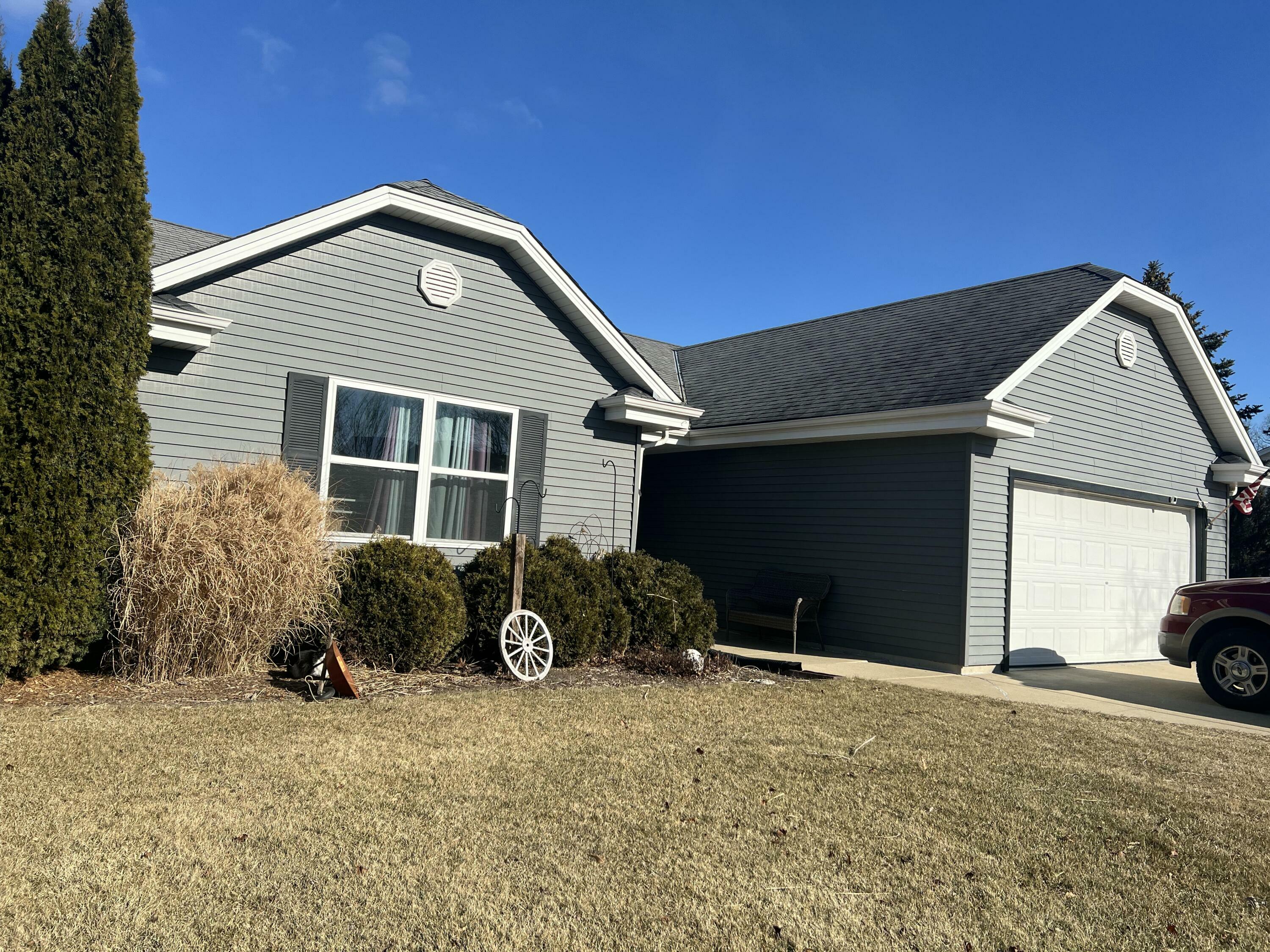 Property Photo:  29330 Eagle Ridge Dr  WI 53105 