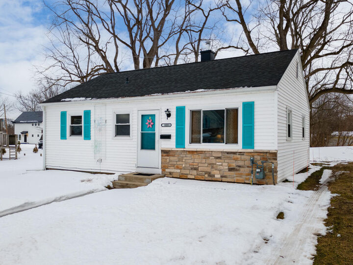 809 Kalamazoo Street  South Haven MI 49090 photo