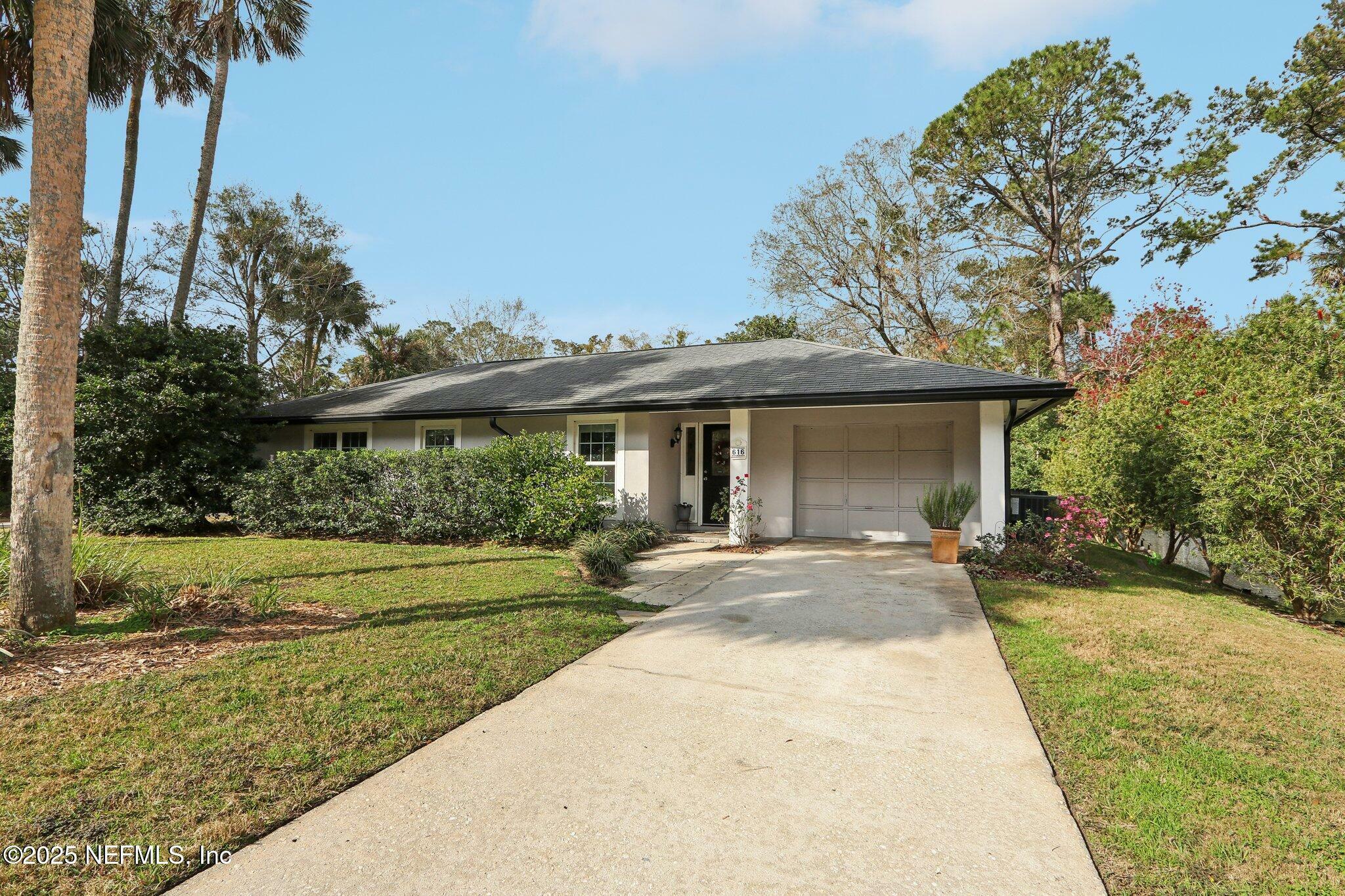 Property Photo:  616 Palmera Drive E  FL 32082 