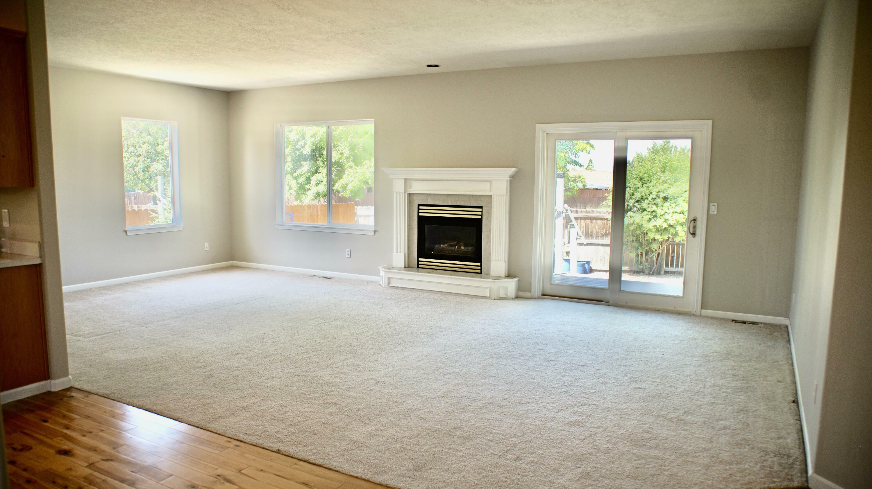 Property Photo: 855 NW Maple Lane OR 97756