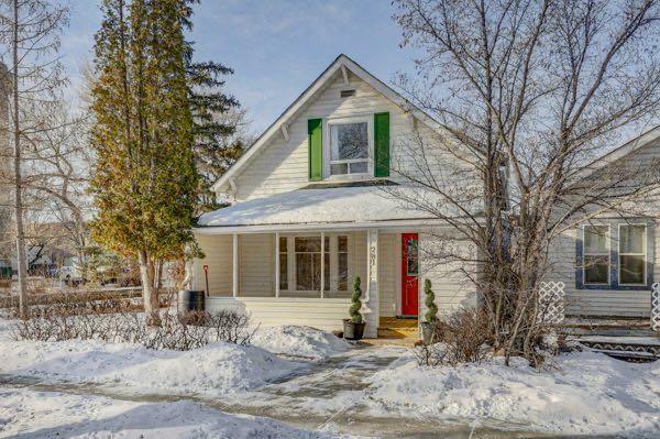 Property Photo:  281 1 Street E  AB T0J 0Y4 