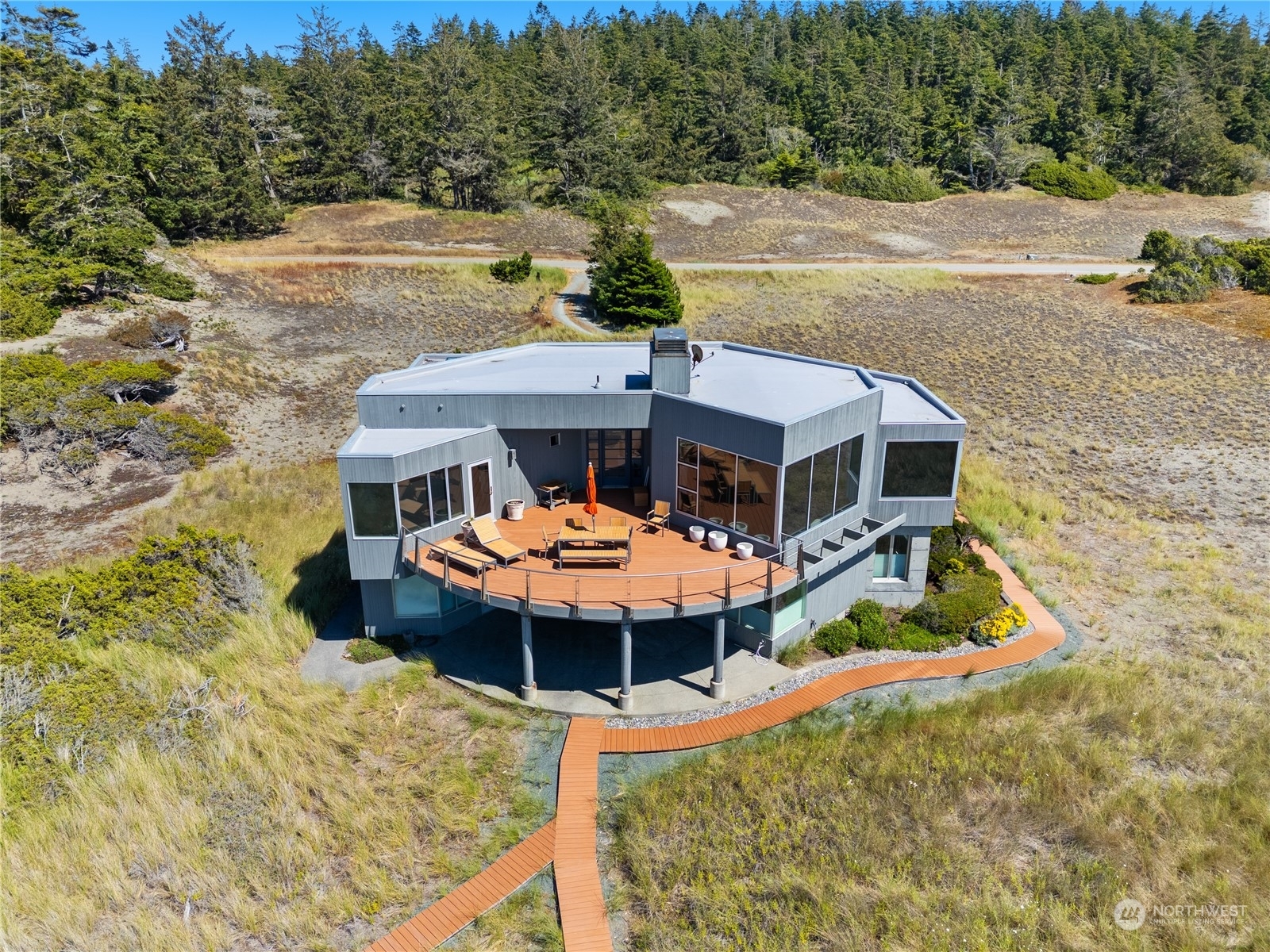 Property Photo:  4849  Surfcrest Drive  WA 98277 