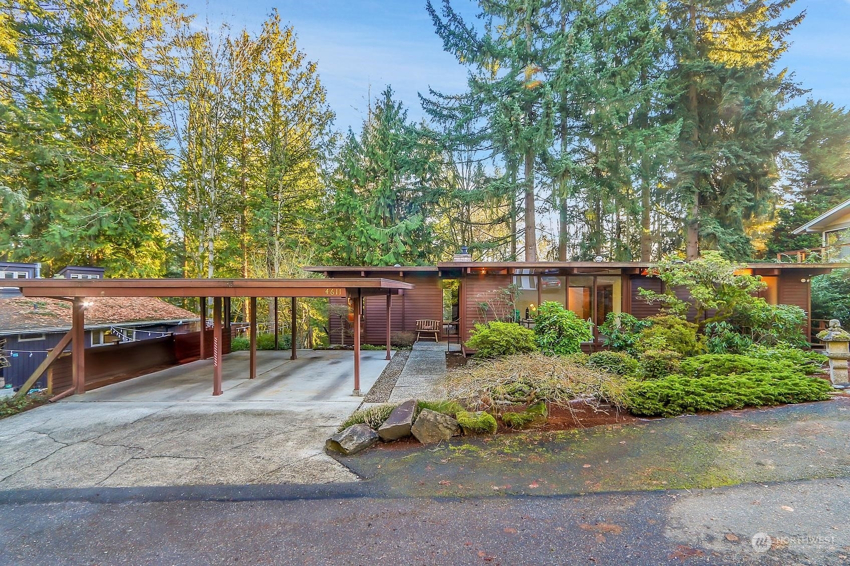 Property Photo:  4611 NE 192nd Street  WA 98155 