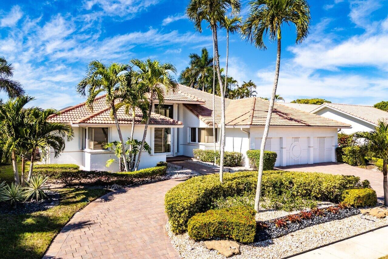 Property Photo: 4627 Bocaire Boulevard FL 33487