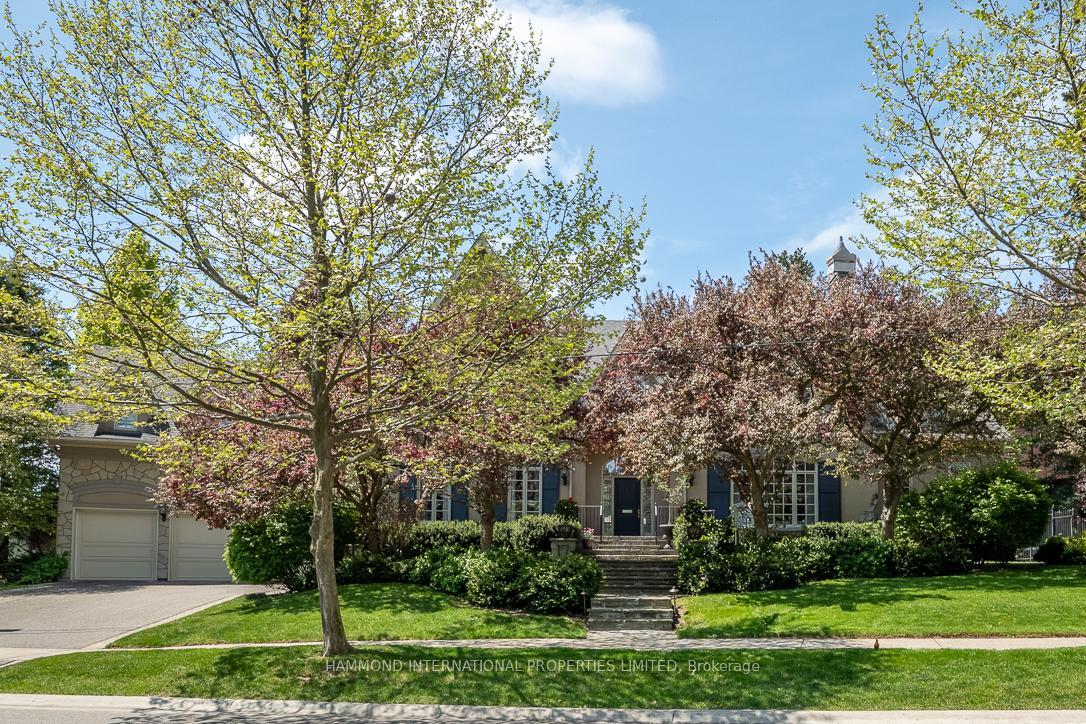 Property Photo: 17 Bayview Ridge N/A ON M2L 1E3