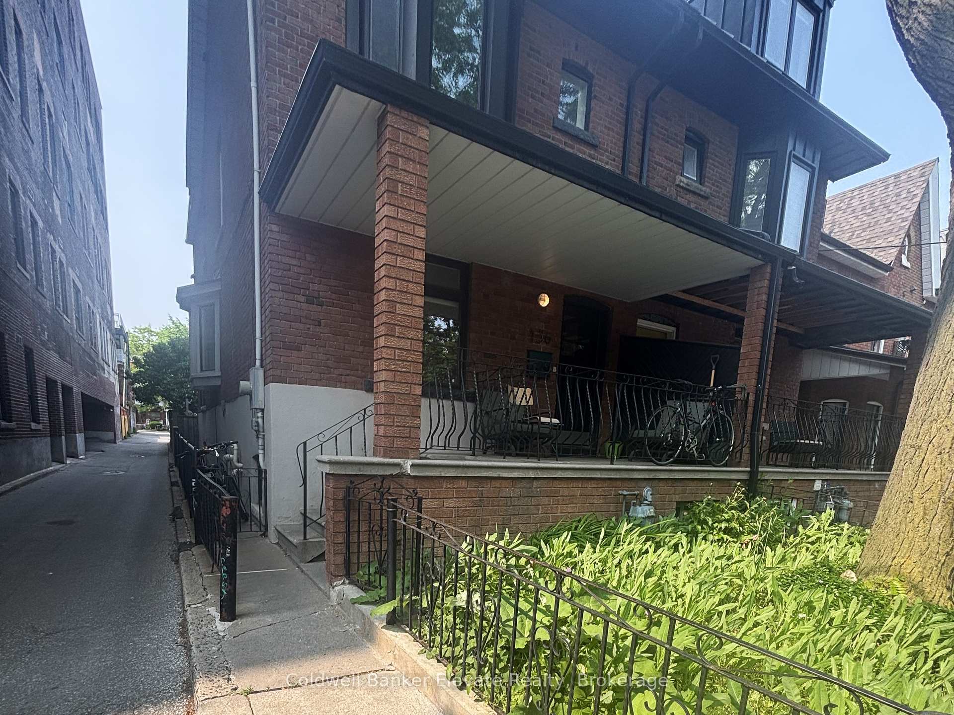 Photo de la propriété: 136 Argyle Street 4 ON M6J 1N9