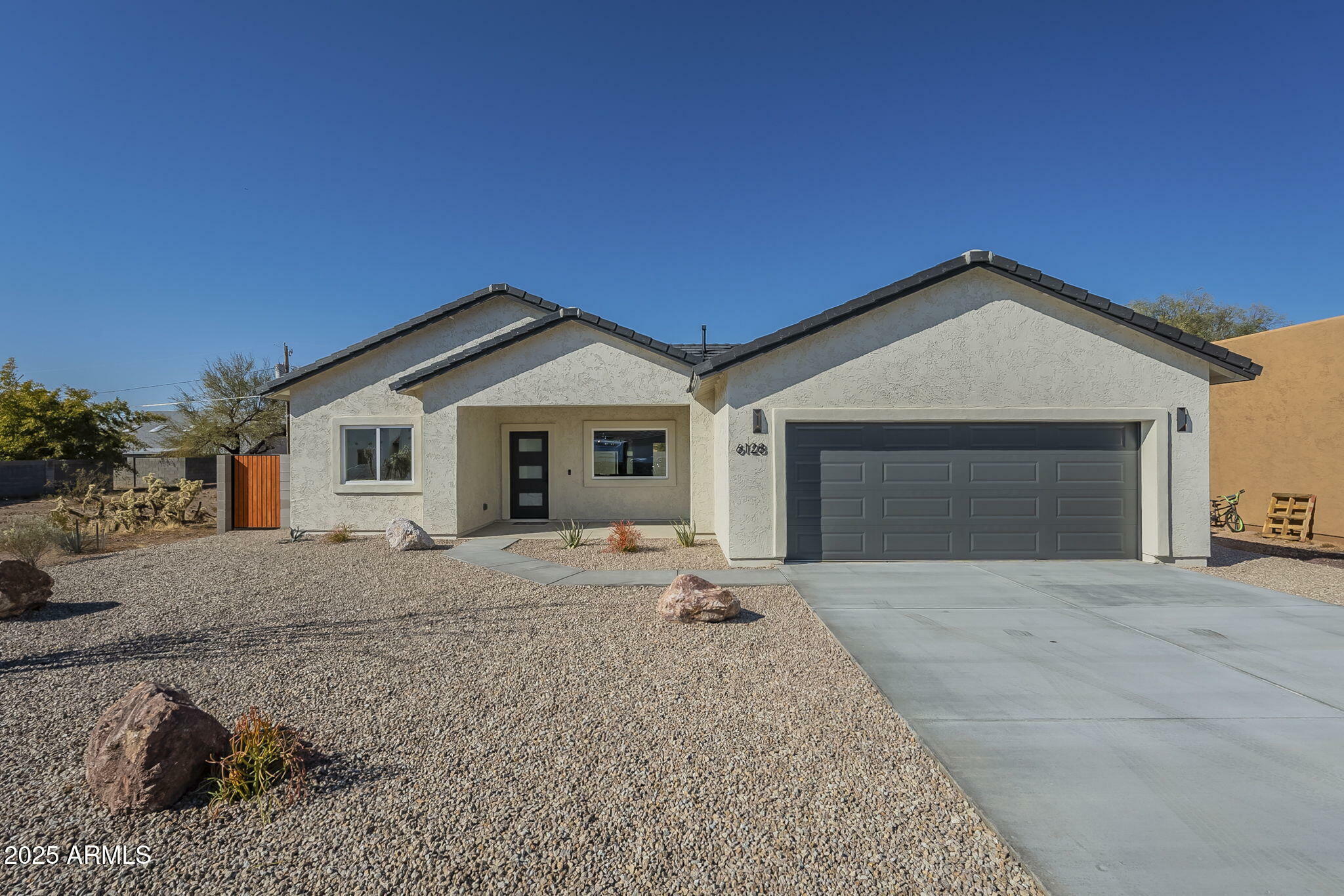 Property Photo:  6128 S Sage Way  AZ 85118 