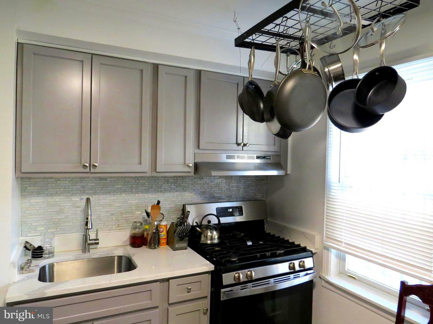 Property Photo:  846 50th Place NE  DC 20019 