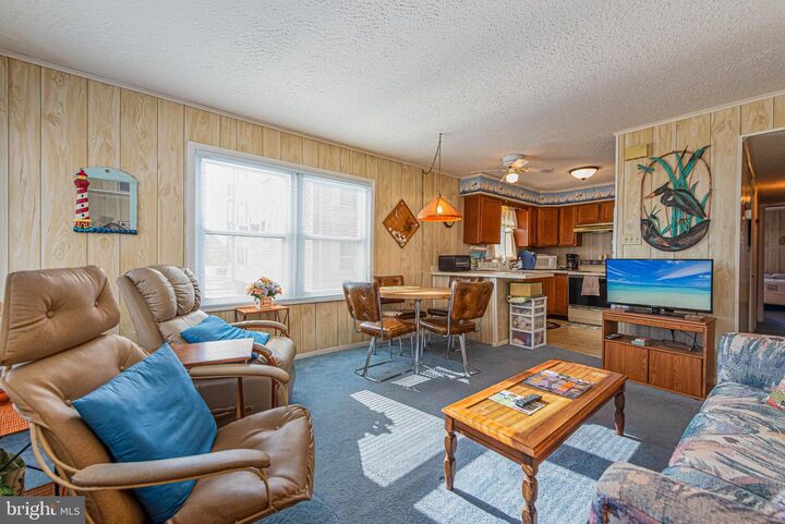 Property Photo:  14 40th Street 101  MD 21842 