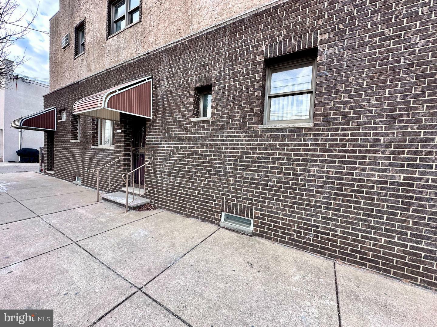 Property Photo: 2848 S 11th Street PA 19148