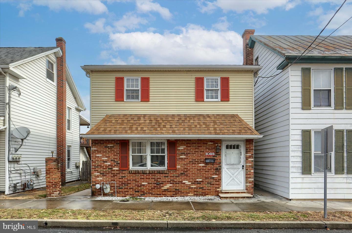 Property Photo:  1089 2nd Street  PA 17025 