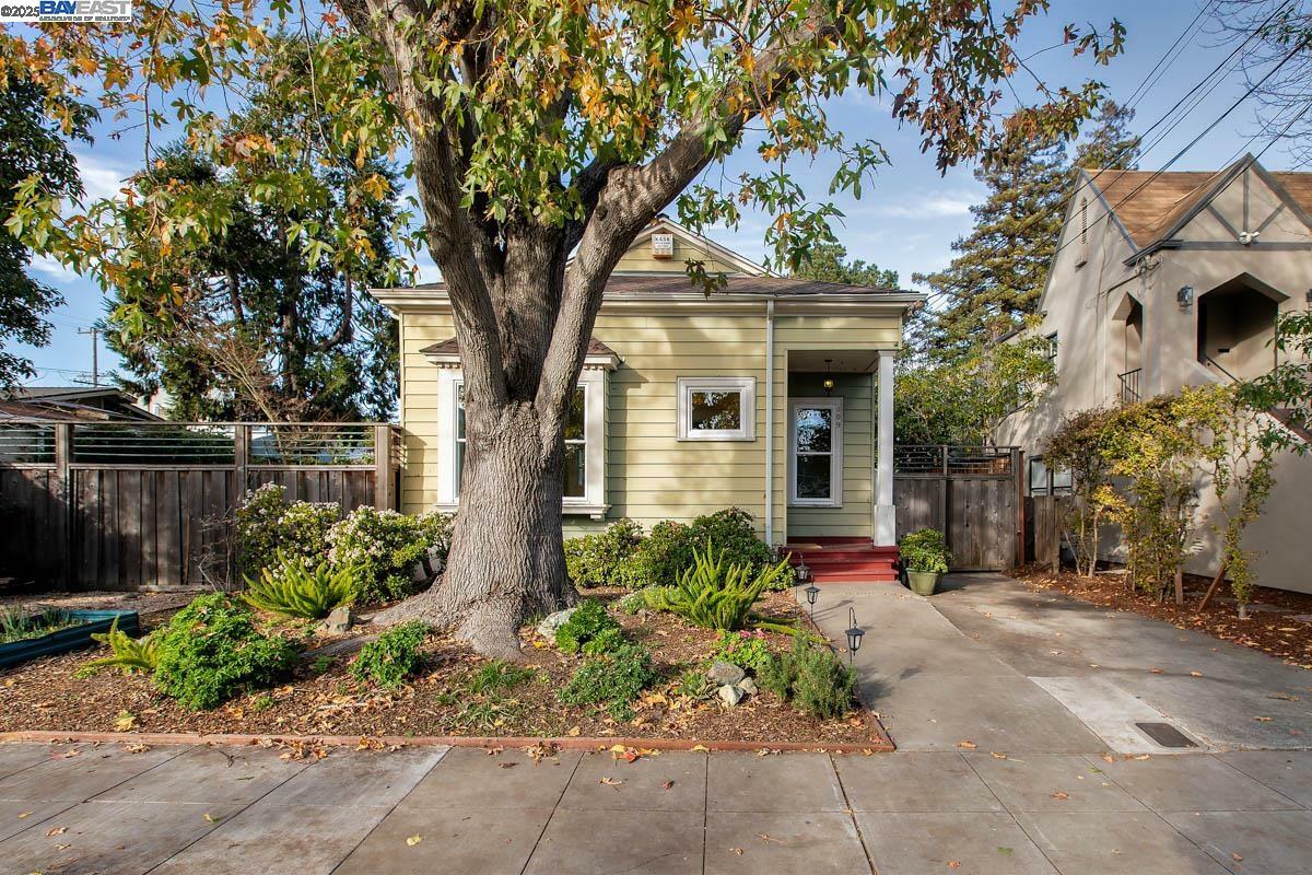 Property Photo:  409 Taylor Ave  CA 94501 