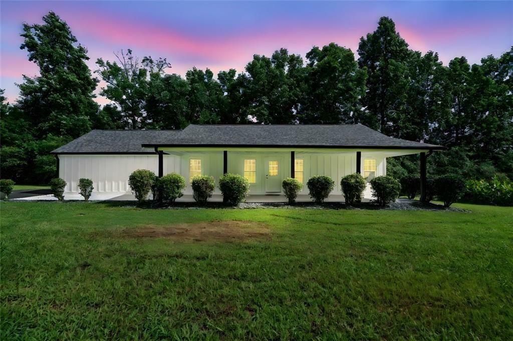 Property Photo:  2400 Flatbottom Road  GA 30107 